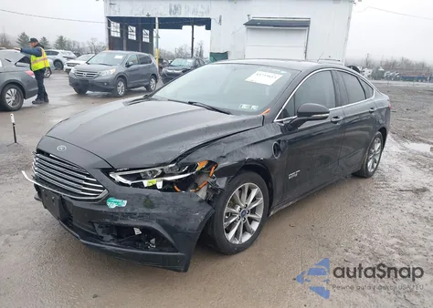 2018 Ford Fusion Energi Se Luxury z USA, uszkodzony, nr VIN 3FA6P0PU8JR176848